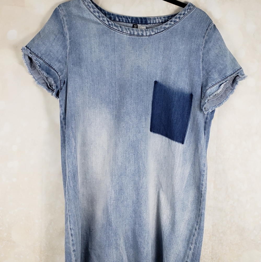 Denim popover dress. Distressed short sleeve XL